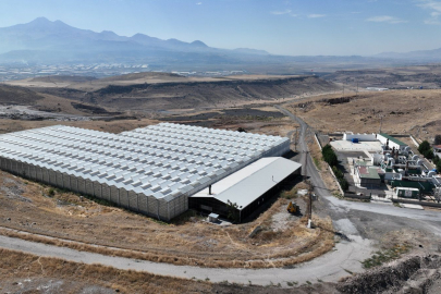 Kayseri’de Çöpten 'Enerji ve Lezzet' Hasadı: Hem Elektrik Hem Domates Ürettiler!