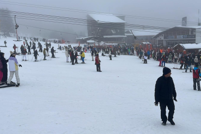 Uludağ’da Sömestir Bereketi: 'Beyaz Cennet' Doldu Taştı!