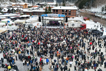 Buz Tutan Gölün Kıyısında Dev Halka: Hedef Rekor Kırmak
