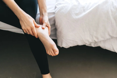 Ayak Uyuşması Hangi Hastalığın Habercisi? Masum Sanmayın