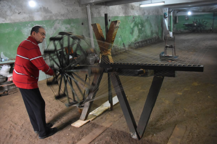 İpek İçin Günde 20 Kilometre Koşuyor: 700 Yıllık Geleneğin Son Maratonu