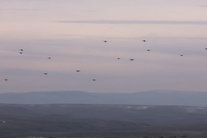 Savaşın Geleceği Ankara'da Test Edildi: Milli 'Sürü Zekası' Hedefi Affetmedi