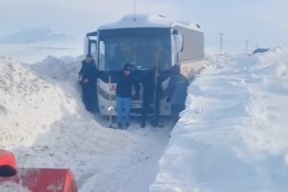 Sivas’ta Tipi Kabusu: Yolcuların İmdadına Köylüler Yetişti