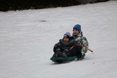 Sömestirin Gözdesi Yine Abant: Çocuklar Tepelerden Böyle Kaydı!