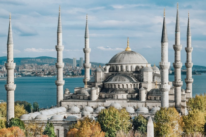 Dünyanın En Büyük 10 Camisi: İnanç, Mimari ve İhtişam