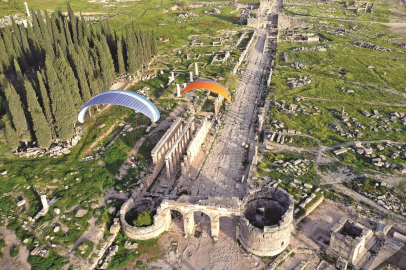 Beyaz Bir Mucize ve Kutsal Bir Kent: Pamukkale Neden Dünyayı Büyülüyor?