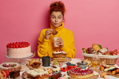 AÇ MISIN, YOKSA ÜZGÜN MÜ? "Duygusal Açlık" Tuzağına Düşmeyin