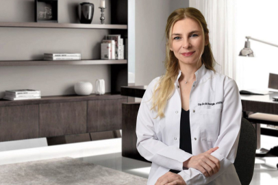 "Saç Beyazlaması Kadar Doğal": Doç. Dr. Asena'dan Katarakt İçin Lazerli Çözüm