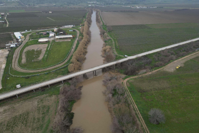 "Öldü" denilen Gediz Nehri yeniden doğdu: Ege çiftçisine can suyu geldi!