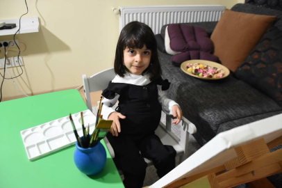 Küçük ressamın hayat mücadelesi: Fırça tutan elleri solmadan yetişin!