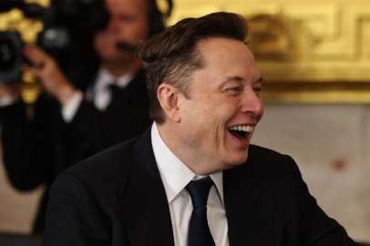 Dünyanın en zengini artık daha zengin! Musk 4 ayda 4 rekor kırdı