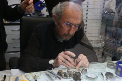 Sakarya'nın Zaman Bekçisi: 61 Yıldır Saatlere Hayat Veriyor