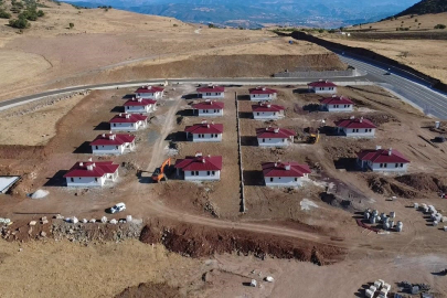 Depremler Tunceli’yi Sarstı: Binlerce Bina Yıkıldı, Kırsalda Yeni Evler Yükseliyor  Spot