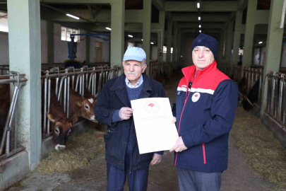 BU ÇİFTLİKTE HASTALIK YOK! Eskişehirli profesörün işletmesi güven tazeledi