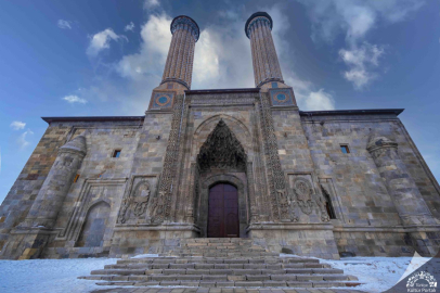 Erzurum’un Sessiz Tanığı: Çifte Minareli Medrese Neden Bu Kadar Önemli?