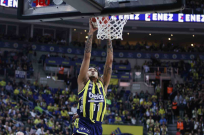 Kadıköy’de nefes kesen derbi: Fenerbahçe Beko son anda kazandı