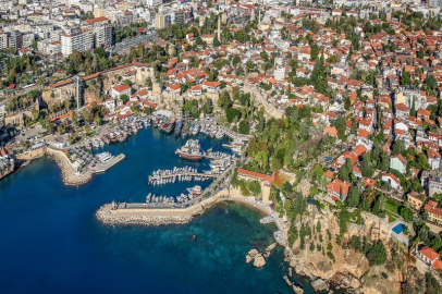 Antalya Nüfusu Rekor Kırdı: TÜİK Verileriyle Türkiye’de İlk 5’e Girdi