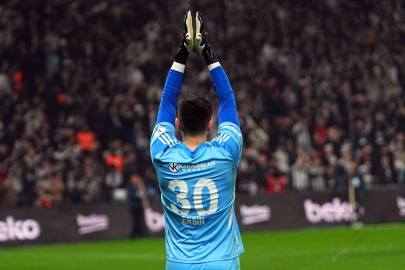 Dolmabahçe'de Duygu Fırtınası: Ersin İçin Islıkla Başladı Alkışla Bitti