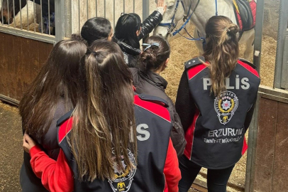 Erzurum Polisi Çocukların Hikayesini Değiştiriyor