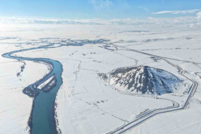 Murat Nehri Kıyısında Yükselen Doğa Harikası: Muş Piramidi