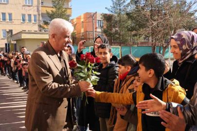 Diyarbakır’da 43 Yıllık Çınar Veda Etti: Gündüz Derste, Gece Aile Ziyaretinde