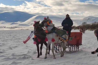 Doğu’nun Buzdan Masalı Başladı: Çıldır Gölü’nde Atlı Kızak Keyfi
