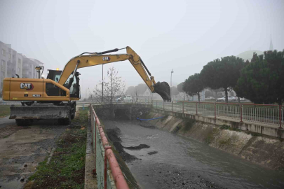 Manisa'da dereyi çöplüğe çevirmişler