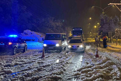 Muş’ta Buğlan Geçidi’nde 80 kişi kurtarıldı