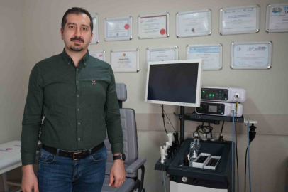 Çocuğunuz Televizyonun Sesini Çok Mu Açıyor? "Sessiz Tehlike" Kulaklarında Olabilir!