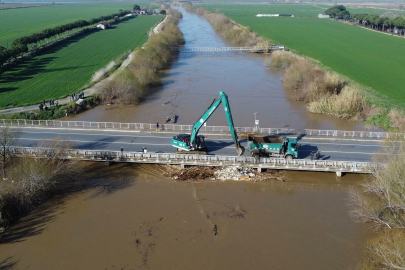 Yağmur Yağdı, Çöp Tıkadı, Ova Göle Döndü: Aydın’da Taşkın Alarmı
