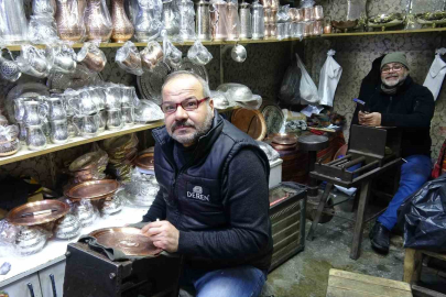 10 Metrekareye 44 Yıl Sığdırdılar: Gaziantep’te Dayı-Yeğenin "Bakır" Dayanışması