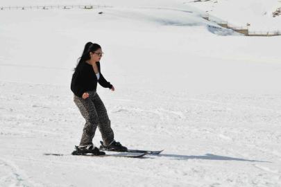 Bitlis’te Kar Şöleni: Üniversite Kampüsünde Festival Coşkusu