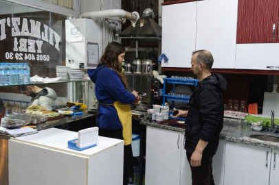 Kıraathaneye Kadın Eli Değdi: Azra Hatipoğlu Fark Yarattı