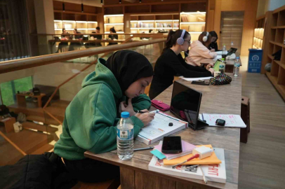 Düzce'de Kütüphaneler Sahura Kadar Açık: Başkan Özlü'den Müjde