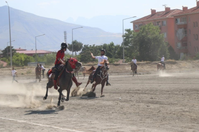 Erzincan’da Ata Sporu Mesaisi: Ciritçiler Sahada Nefes Kesti