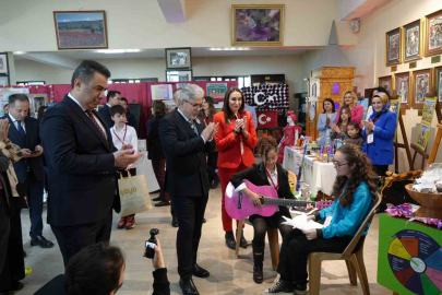 Kastamonu’da Harezmi Coşkusu: Bakan Yardımcısı Yelkenci Sergiyi Gezdi