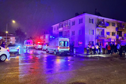 Erzincan’da yangın: 3’ü çocuk 8 kişi dumandan etkilendi