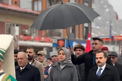 Erzincan Tercan’daki Şemsiye Görüntüsüne Kaymakam'dan açıklama...