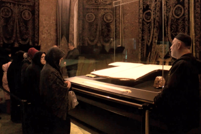 Hırka-i Şerif Kapılarını Açtı: Fatih'te Maneviyat Yolculuğu