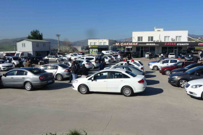 Otomobil Pazarı'nda Alıcı Yok: Herkes Satıyor, Alan Çıkmıyor!