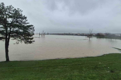 Meriç Nehri Taştı: Sular Küplü Beldesinde Yerleşim Yerine Dayandı