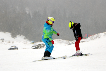 Kartalkaya'da Kar Rekoru: Kayak Keyfi Ramazan Bayramı'na Kadar Sürecek