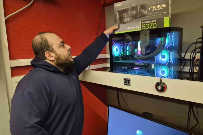 Çip Krizi İnternet Kafeleri Vurdu: Bilgisayar Maliyeti İki Katına Çıktı