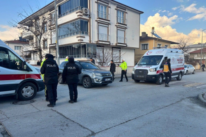 Erzincan'da İki Otomobil Çarpıştı: 2'si Çocuk 3 Kişi Yaralandı