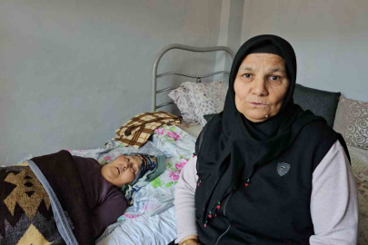 İki Aydır Yatağa Bağımlı, Komşuları Yanında