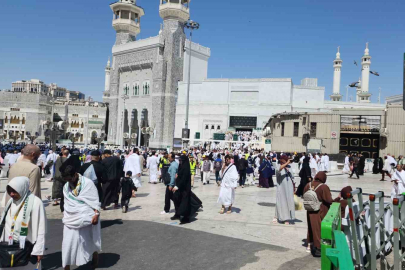 Kabe'de Tarihi Rekor: 11 Milyon Müslüman Umre İçin Mekke'ye Akın Ettİ!