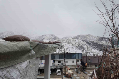 Hayalleri Askıda Kaldı: Beytüşşebap'ta Yeni Yaptığı Evi Heyelan Vurdu!