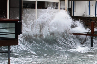 Güney Ege'de Fırtına Alarmı: Deniz Ulaşımına Meteoroloji Engeli!