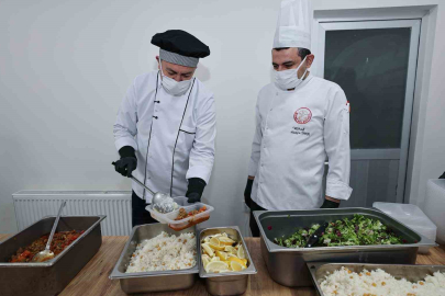 Sivas'ta İftar Çadırı Dönemi Kapandı: Yemekler Artık Evlere Gidiyor!