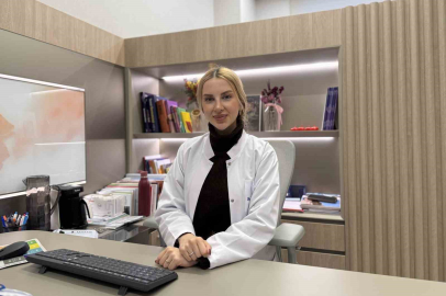 Çocuklarda Makyaj Tehlikesi: 5 Yaşında Başlayan Cilt Rutini Hastalık Saçıyor!